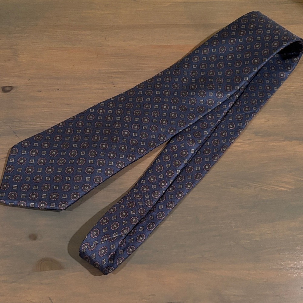 VAN HEUSEN 417 100% silk tie